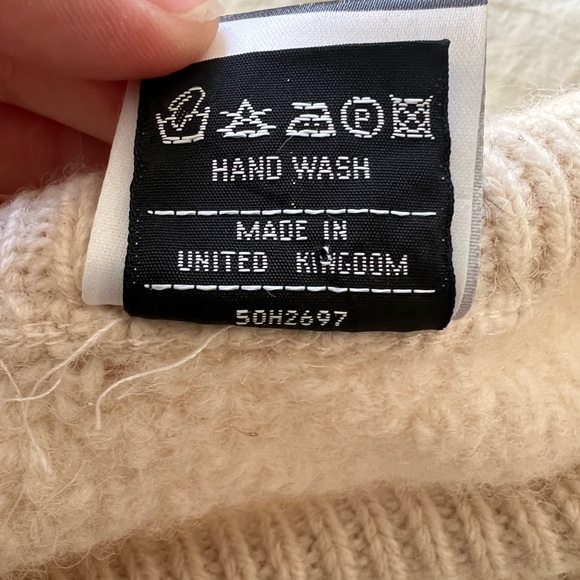 Vintage Ivory Cropped Wool Sweater - Picture 5 of 5